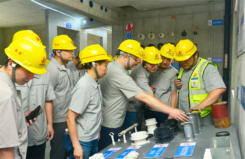 为进一步推进优质客户高效履约，提升交付品质、达成客户满意，2025年6月25日，一飞冲天300倍游戏建设集团在上海组织召开2025年越秀地产、华润置业客户履约推进会。